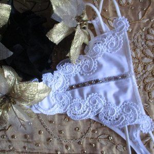😍💖🤍 VS WHITE SCROLL LACE EMBROIDERED THONGS-CRYSTALS – 🤍💖😍